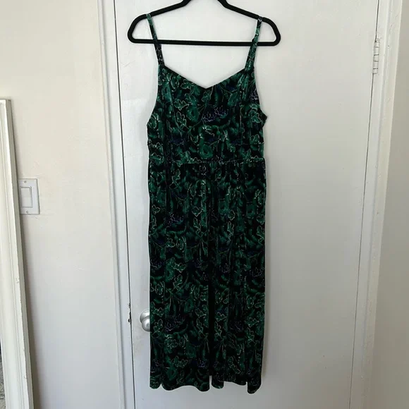torrid | Dresses | Green Velvet Torrid Dress | Poshmark